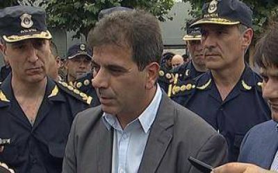 Triple fuga: Ritondo removi� la c�pula policial de Quilmes