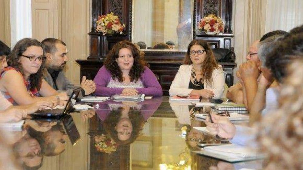 Se reglamentar� la ley que crea la Comisi�n Contra la Tortura