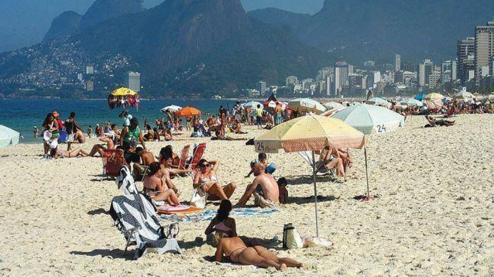 Aluvin de argentinos en Brasil: llegarn ms de dos millones durante el verano