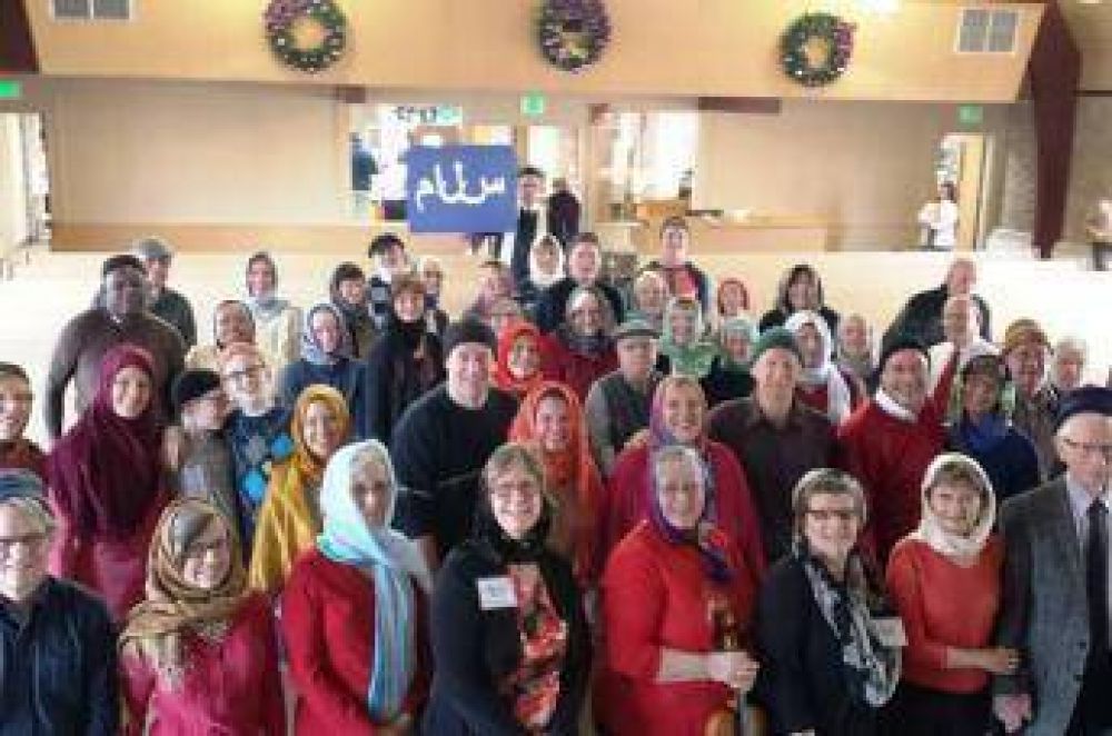Acto de solidaridad con los musulmanes en una iglesia en los EE.UU