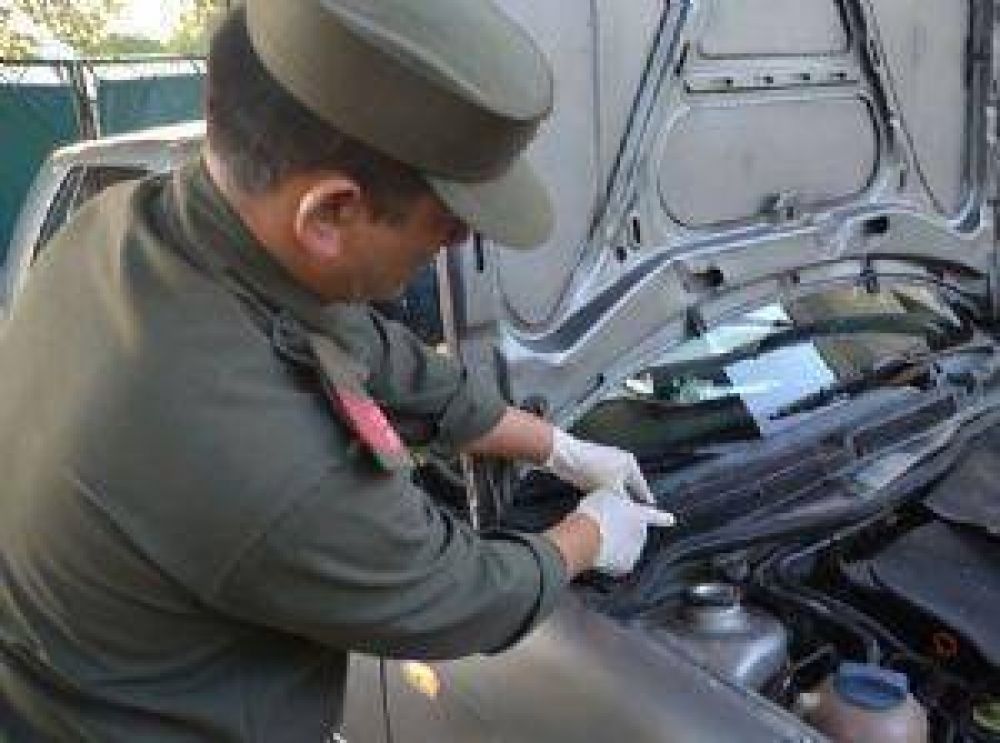 Detenidos por transportar m�s de 40 kilos de coca�na en un auto