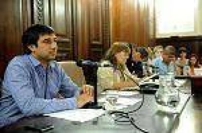 La Plata: Duro cruce de Ponce (Cambiemos) a Bruera (FpV) por Comisi�n Investigadora. 