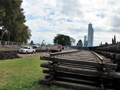 Fein firm� un acuerdo para retomar las obras de la avenida de la Costa