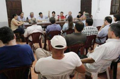 Peppo en Basail: comprometi� asistencia a productores afectados