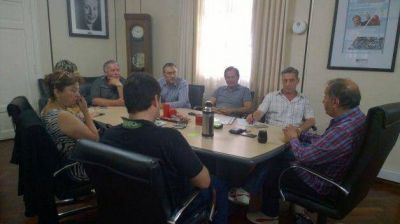 Arcioni transmiti� apoyo de Provincia por impactos del temporal de lluvia en Comodoro