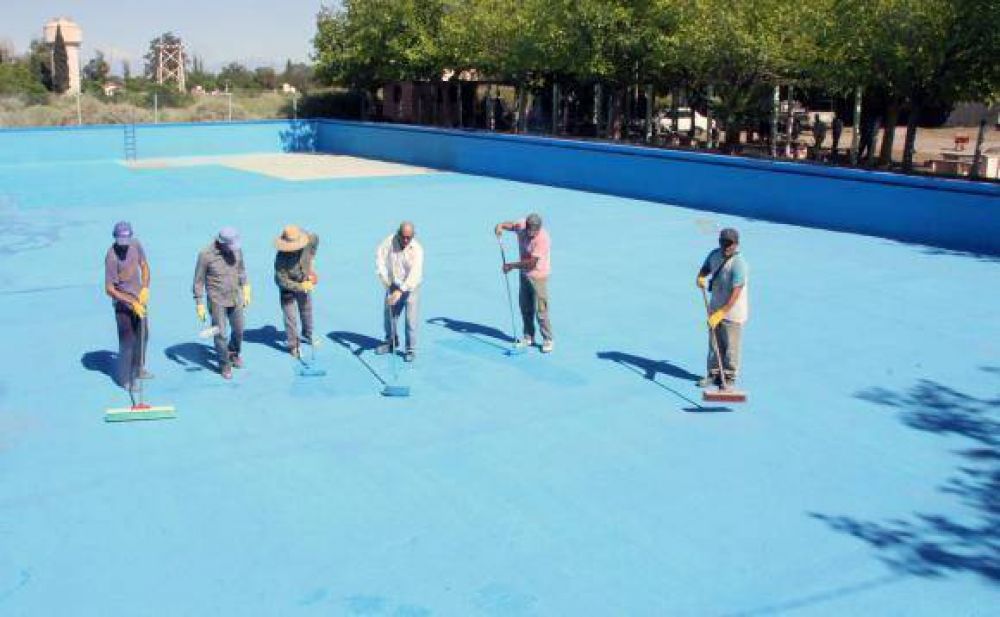 Reviven un balneario tras unos 10 a�os de abandono