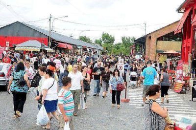 Miles de visitantes en el primer fin de semana largo del a�o en Tigre
