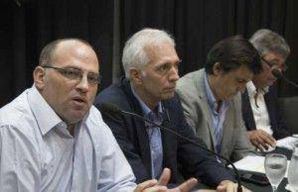Preocupa al Gobierno que, tras las medidas, el productor sigue sin vender soja