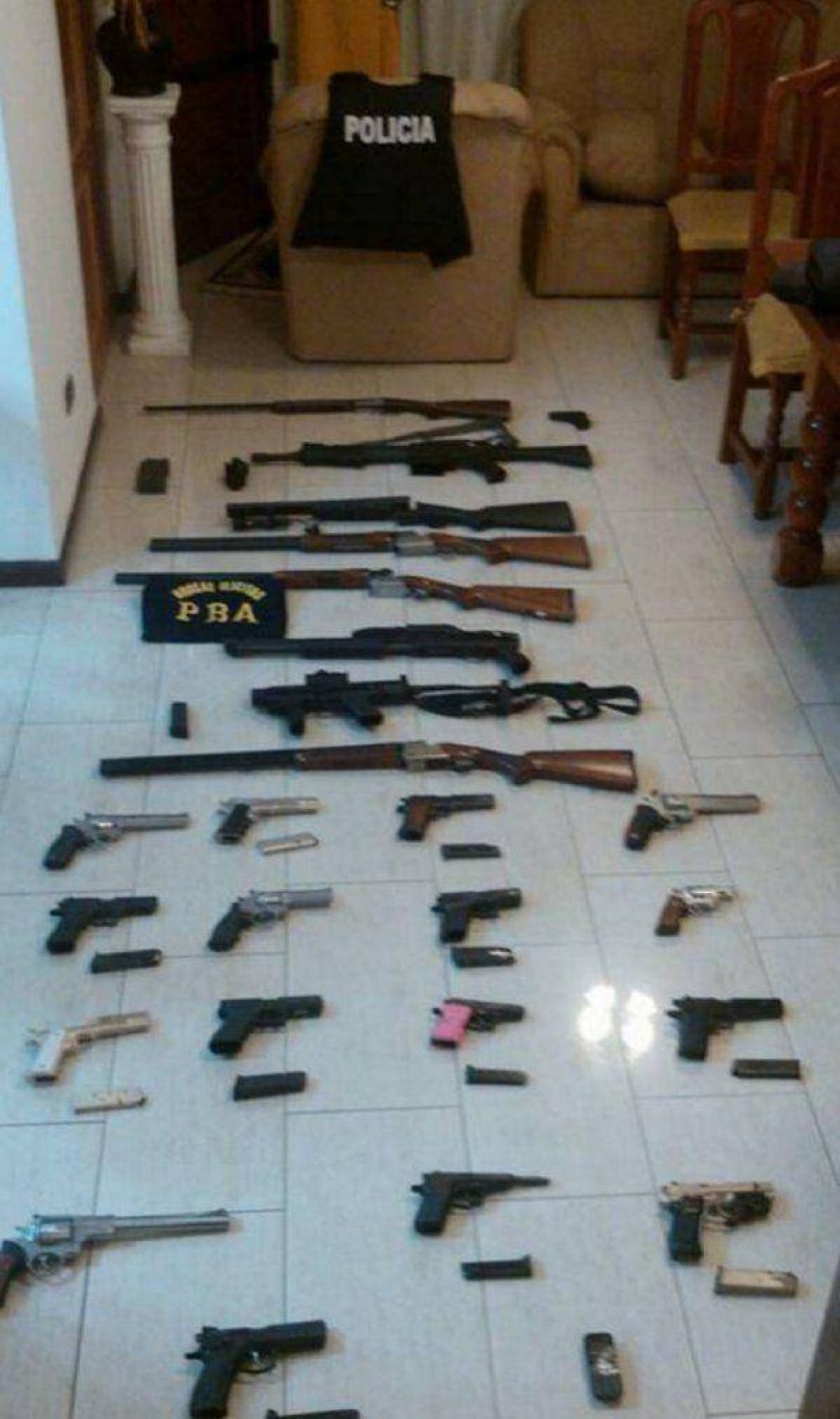 Secuestraron m�s armas en allanamientos para dar con los pr�fugos