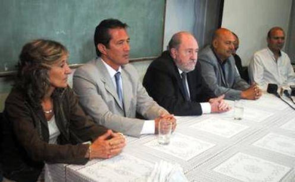 Asumi� el nuevo director del hospital de Pico