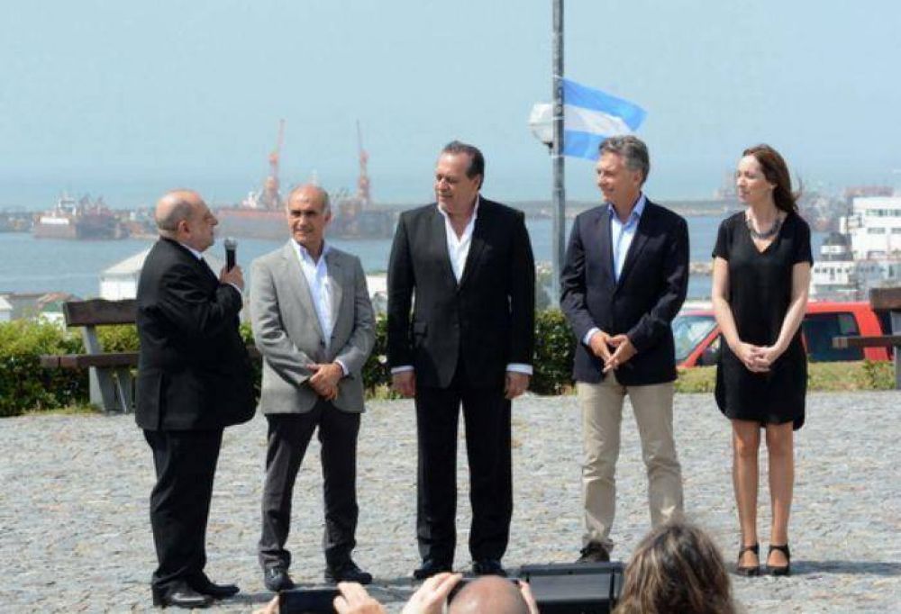 Macri, en su primera visita oficial a Mar del Plata, anunci� vuelos directos a Tucum�n y C�rdoba