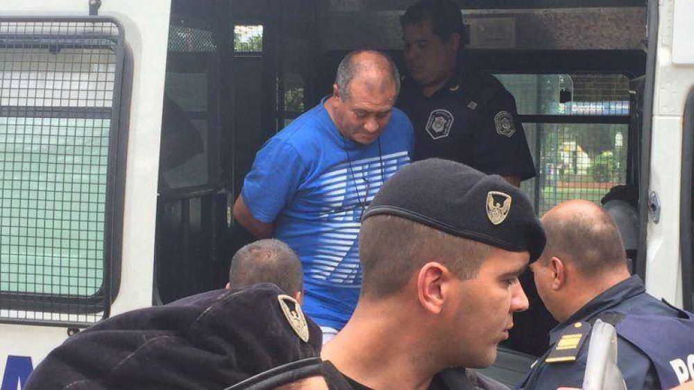 Pr�fugos del triple crimen: cercan a familiares y amigos de los delincuentes