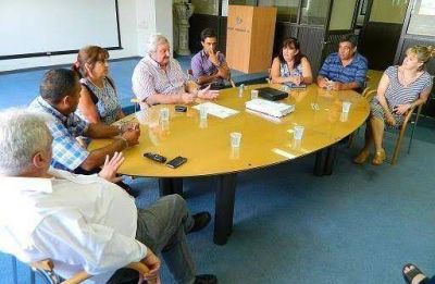Osse firm� el contrato para comenzar red de agua para alfar