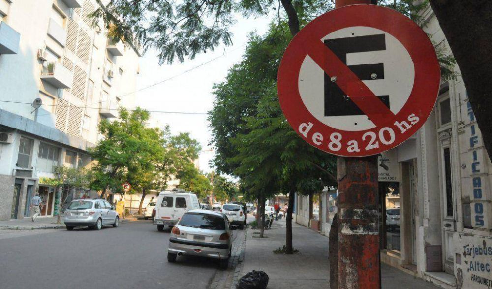 Estacionar en zonas prohibidas, la falta m�s com�n en los operativos