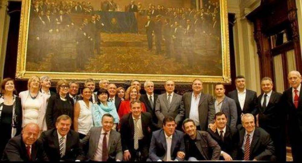 Karlen propone agilizar la circulaci�n fronteriza