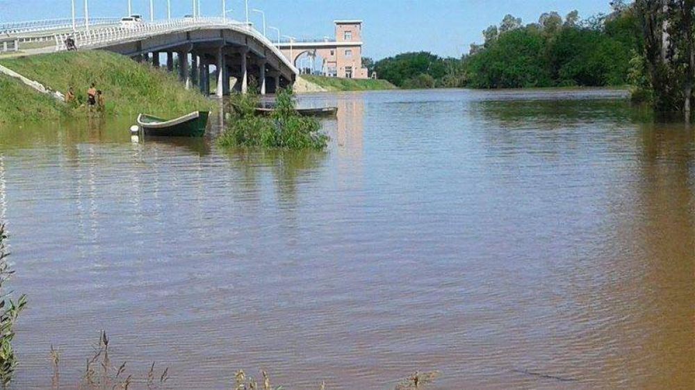 Entrega de proyectos de defensa costera de la ciudad de Coln