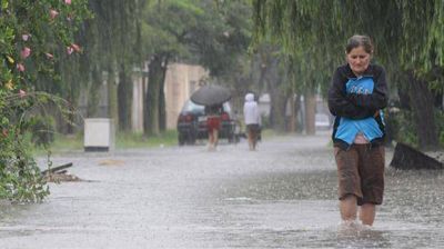 Santa Fe: el r�o Paran� creci� un cent�metro y hay 1400 evacuados