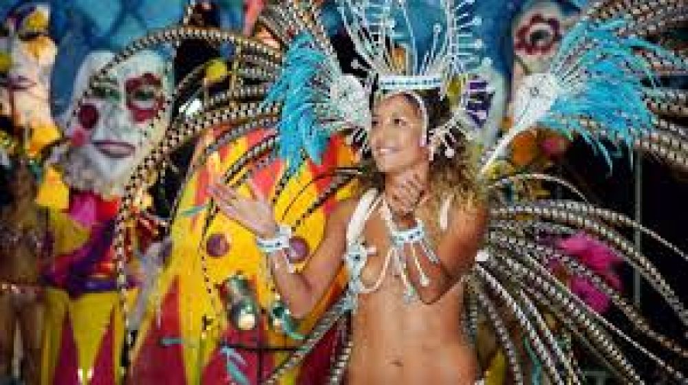 Presentan los carnavales entrerrianos en Capital