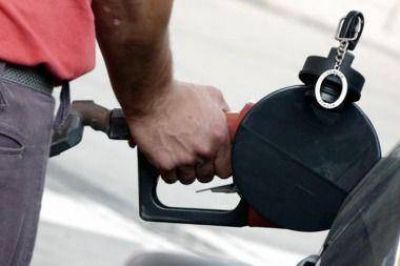 Aranguren confirm� que los precios de combustibles suben un 6 por ciento