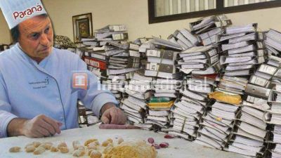 Varisco prometi� revisar una d�cada de 