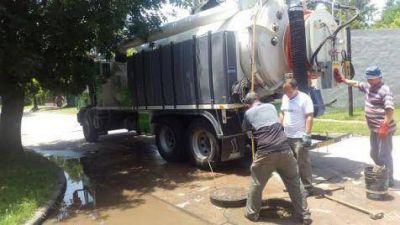 Realizan trabajos de limpieza en la red cloacal, en distintos puntos de Luj�n