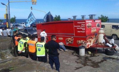 Se encaden� a su food truck para evitar que lo secuestren: se lo llevaron igual
