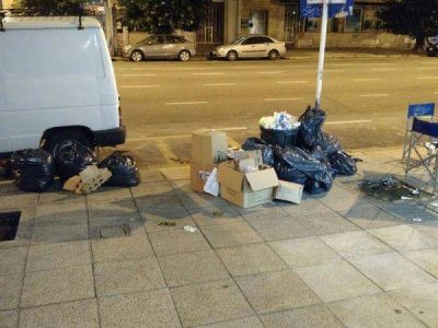 Denuncian que el cami�n recolector de residuos se pasea por la ciudad y no recoge la basura