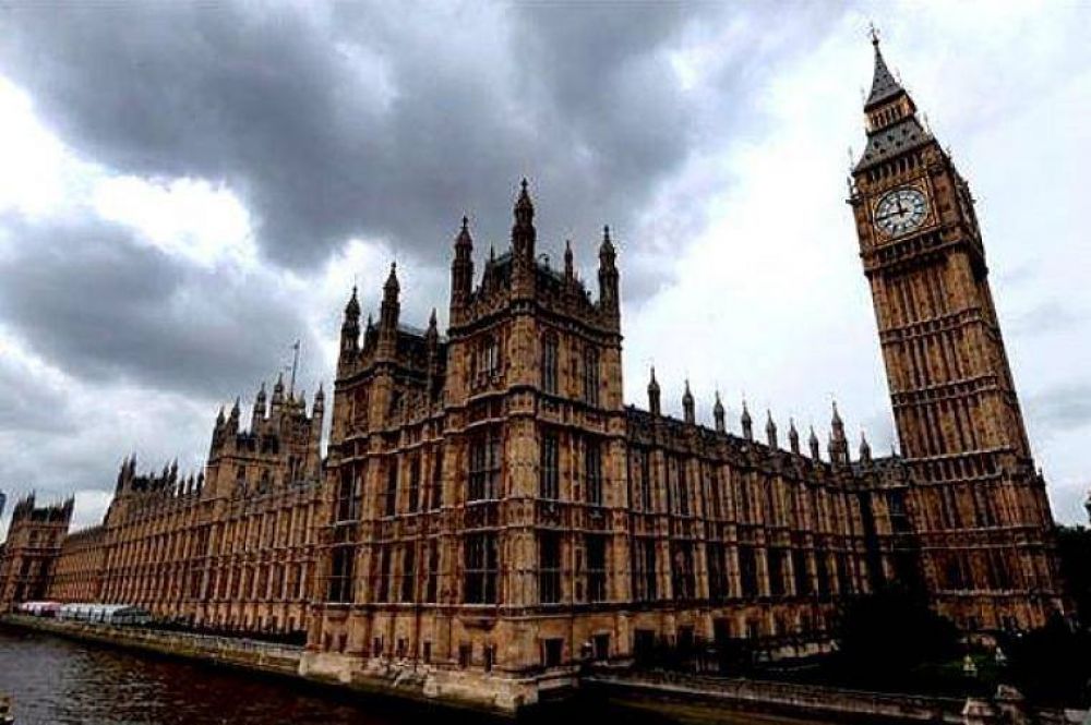 El Parlamento brit�nico debatir� vetar la entrada a Donald Trump al Reino Unido
