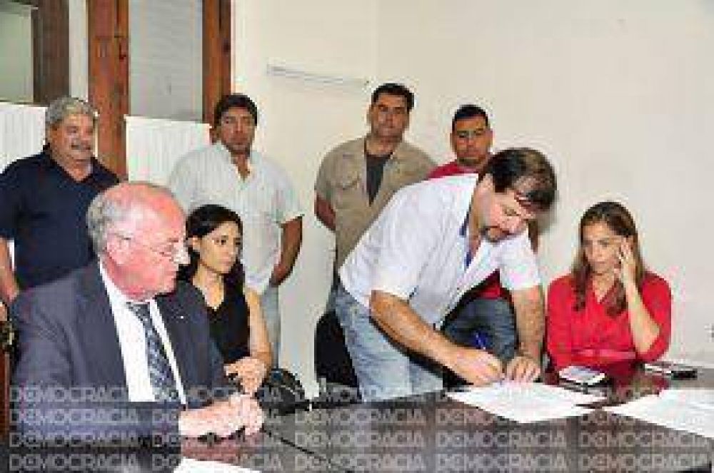 Es oficial el acuerdo con los municipales