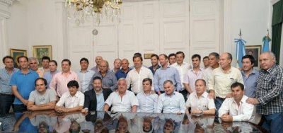 Con la presencia de dirigentes de la secci�n, intendentes y legisladores del FpV se reunieron por el Presupuesto 2016