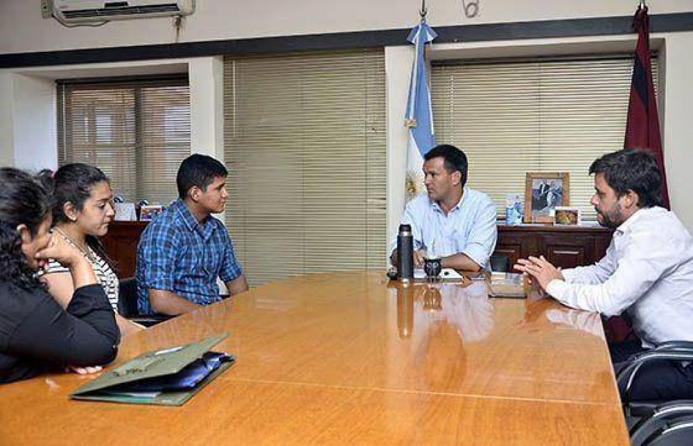 El ministro Rodr�guez recibi� a Sergio Lizondo, gendarme salte�o que sobrevivi� a la tragedia de la ruta 34