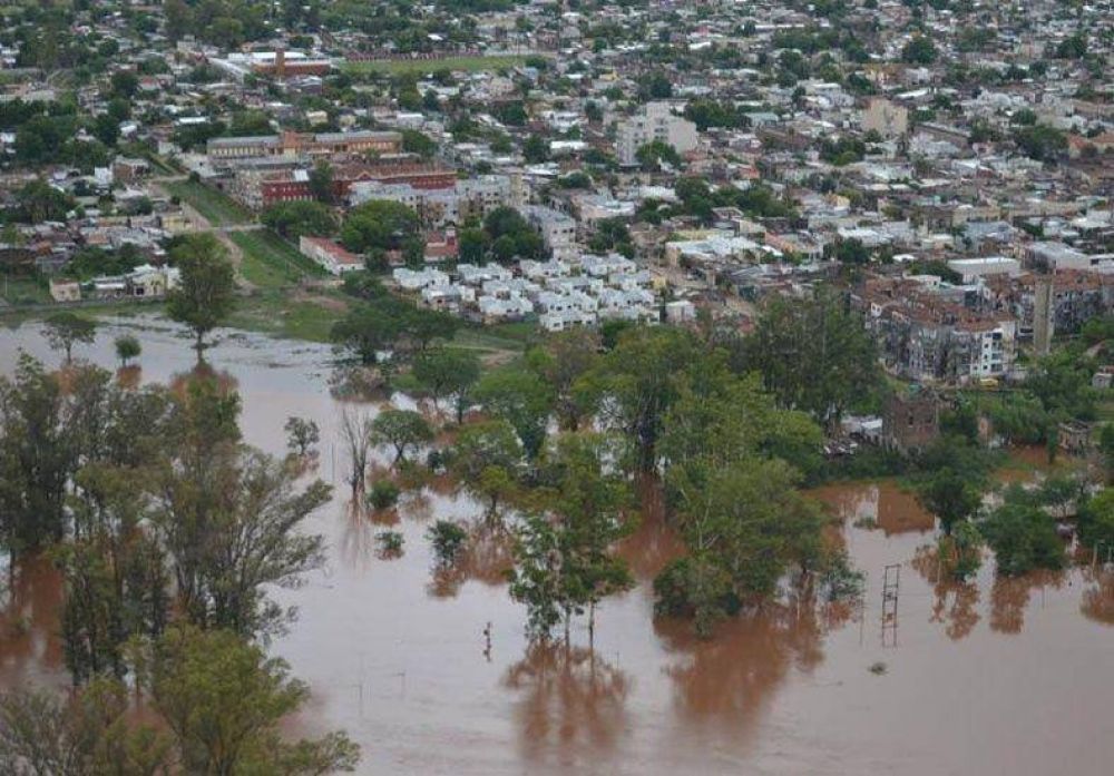 Estiman en alrededor de 200 los comercios afectados por la inundaci�n en Concordia