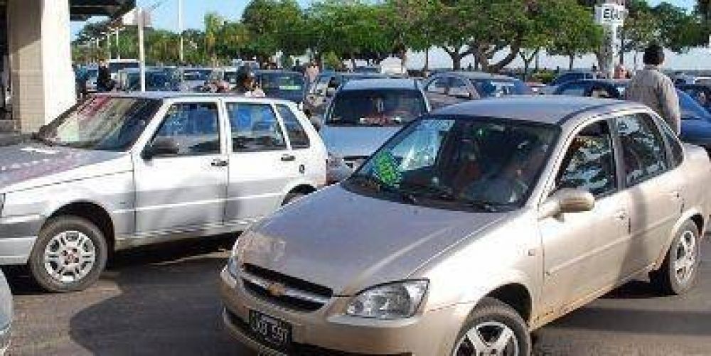  Corrientes: Remiseros definen aumento de sus tarifas tras la suba del combustible