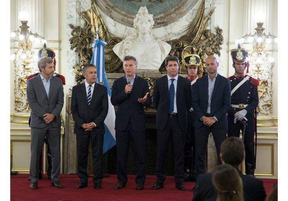 El Presidente anunci� la construcci�n de una autov�a entre Mendoza y San Juan
