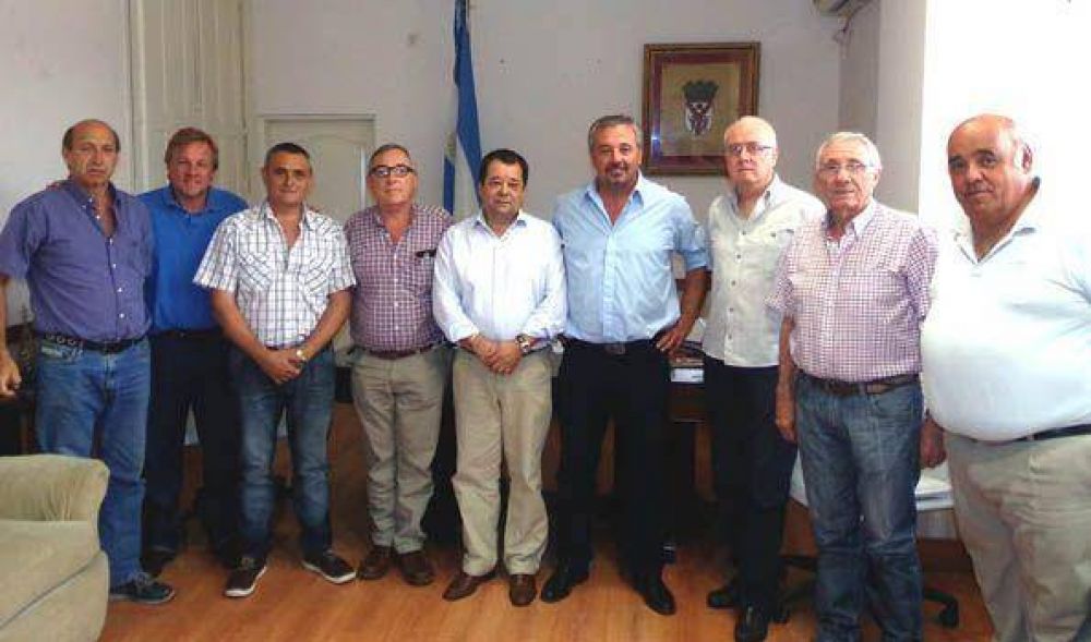  Encuentro entre Rossi e integrantes de Cacir