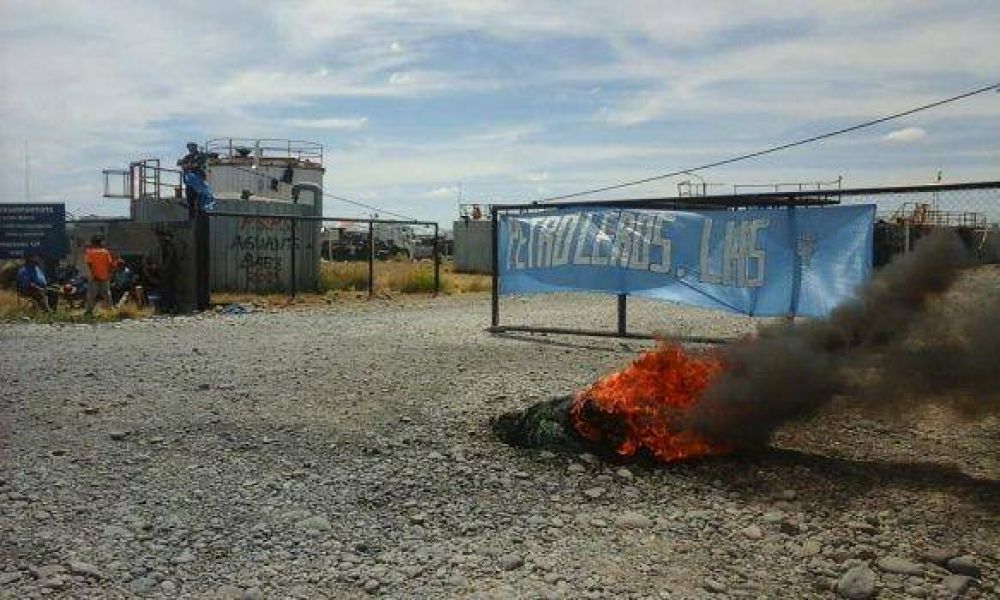 Gremio petrolero inici� medida de fuerza en almacenes de YPF