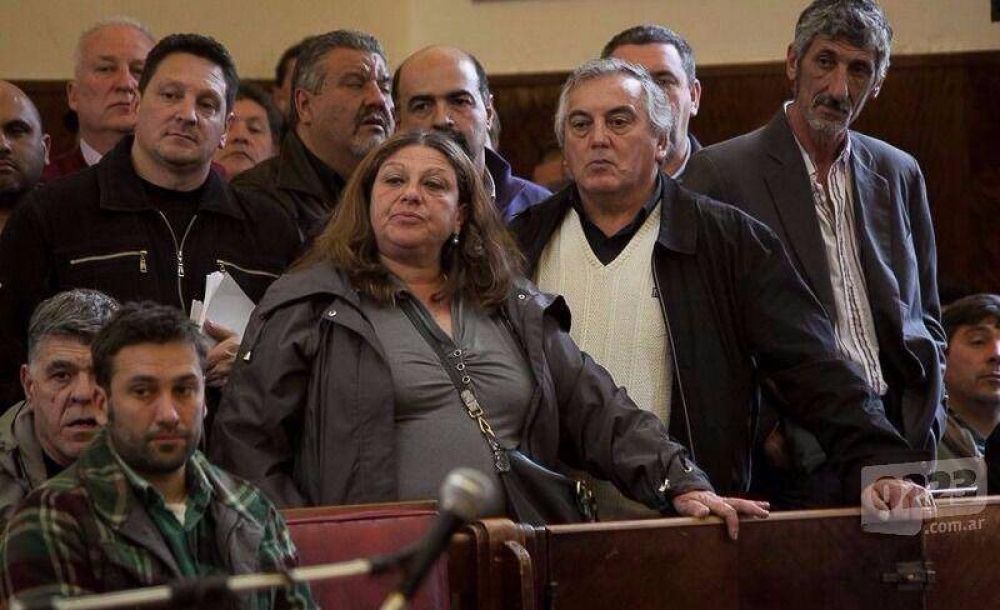 Si el viernes a las 10 no est�n los sueldos en los cajeros, los municipales vuelven al paro