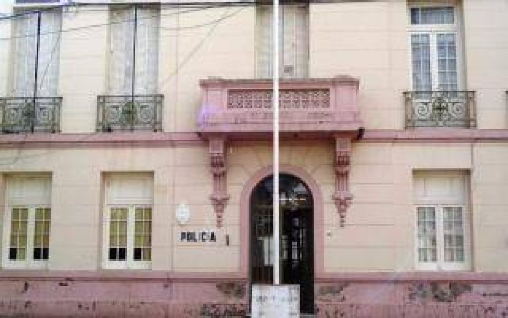 Coronel Dorrego: Reyes encabez� acto de reconocimiento a la Polic�a