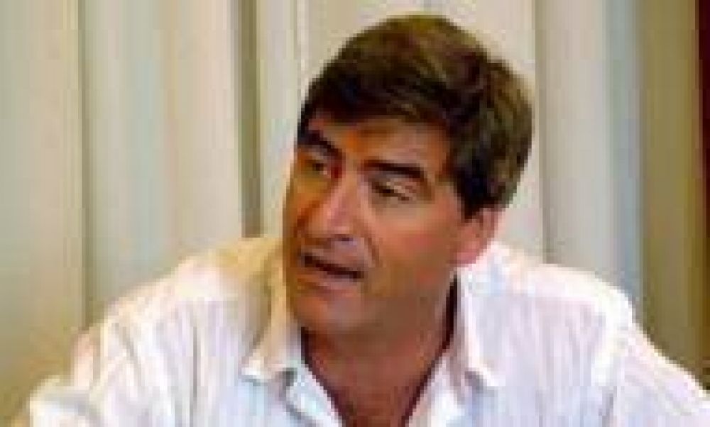 La Plata: �Los puestos pol�ticos le cuestan al Municipio m�s de 188 millones de pesos por a�o�, dicen