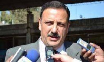 Ricardo Quintela renunci� al PJ criticando a Paredes Urquiza