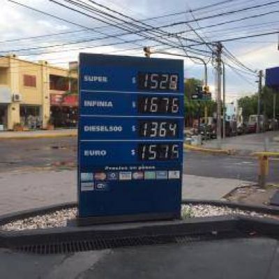 En La Rioja el litro de nafta premium ya roza los $17