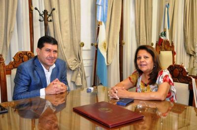 El gobernador se reuni� con la senadora Hilda Aguirre de Soria
