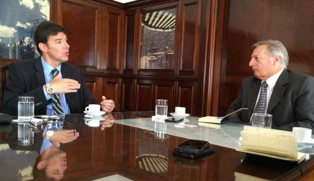 Aranguren garantiz� obras el�ctricas para Catamarca