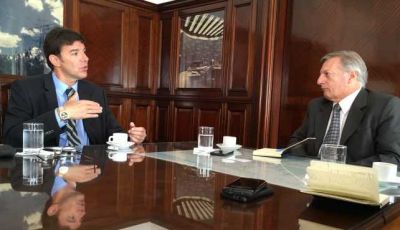 Aranguren garantiz� obras el�ctricas para Catamarca