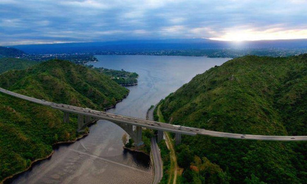 Con el puente de Carlos Paz, Schiaretti acumula ya promesas de obras por $ 4 mil millones
