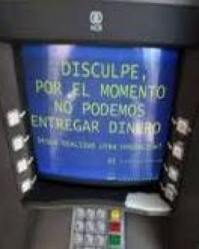Hubo reclamos por imposibilidad de cobro de haberes provinciales