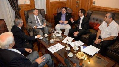 Jaldo se reuni� con el presidente de la Uni�n de Hoteles