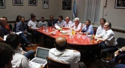 Representantes del FpV se reunir�n con Salvai para avanzar en la aprobaci�n del Presupuesto
