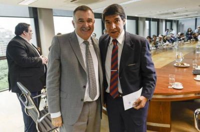 El Ejecutivo y la capital, en tregua por las deudas