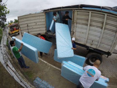 Desde la base operativa se distribuyen insumos a las zonas afectadas